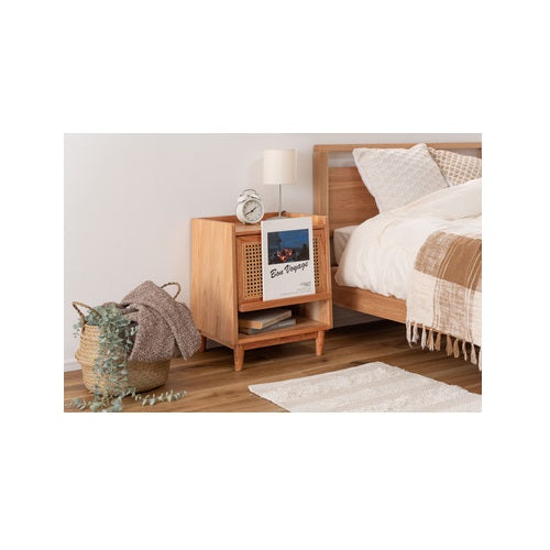 ナイトテーブル